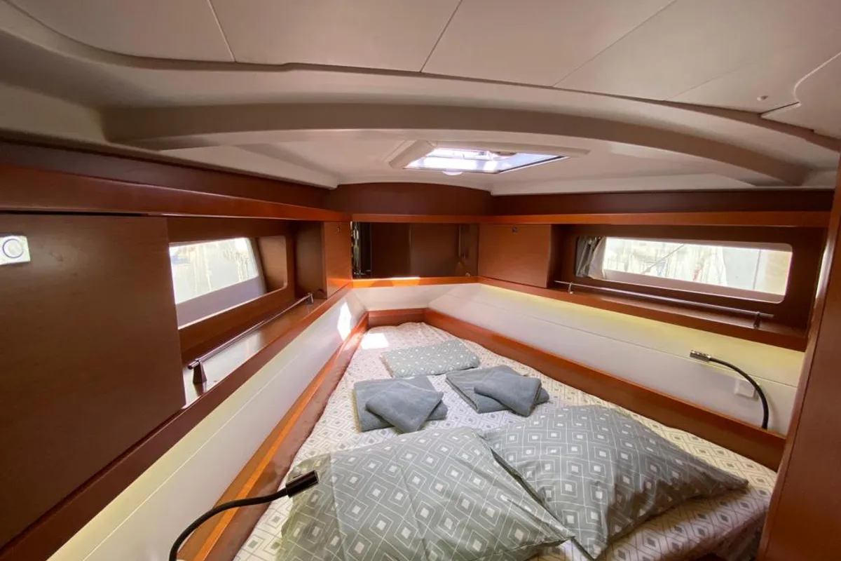 Cabin on Tina, a Beneteau Oceanis 41 sailboat at Fethiye, Turkey