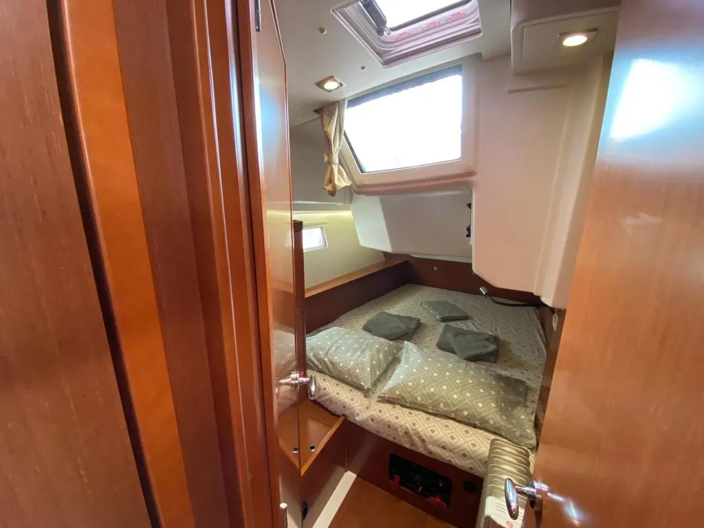 Cabin on Tina, a Beneteau Oceanis 41 sailboat at Fethiye, Turkey