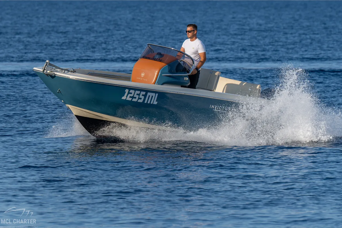 Invictus 200FX, a motorboat at Mali Lošinj, Croatia