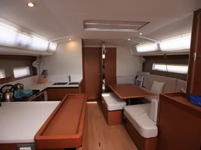 Salon of Andiamo, a Jeanneau Sun Odyssey 440 sailboat at Road Town, British Virgin Islands
