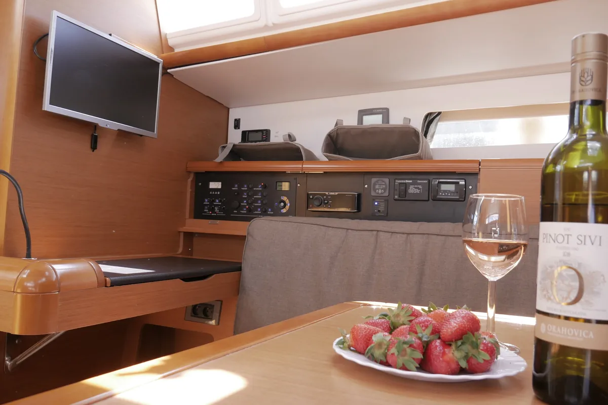 Salon of Manci, a Jeanneau Sun Odyssey 479 sailboat at Grad Kaštela, Croatia
