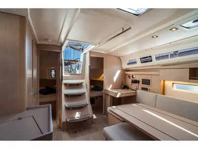 Salon of Nika, a Beneteau Oceanis 40.1 sailboat at Olbia, Italy