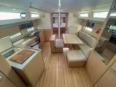 Salon of Coeur Grenadine, a Beneteau Oceanis 46.1 sailboat at Plan-d'Aups-Sainte-Baume, France
