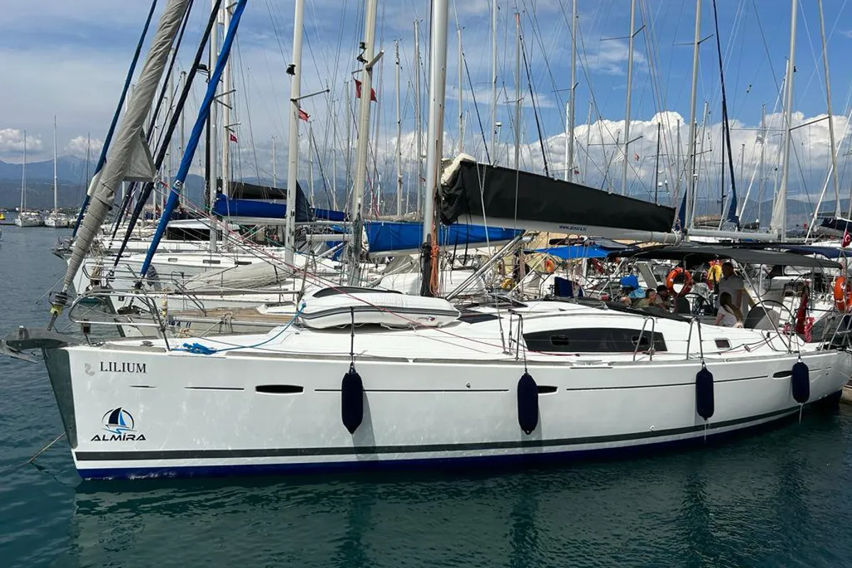Exterior view of Lilium, a Beneteau Oceanis 43 Family sailboat at Fethiye, Turkey
