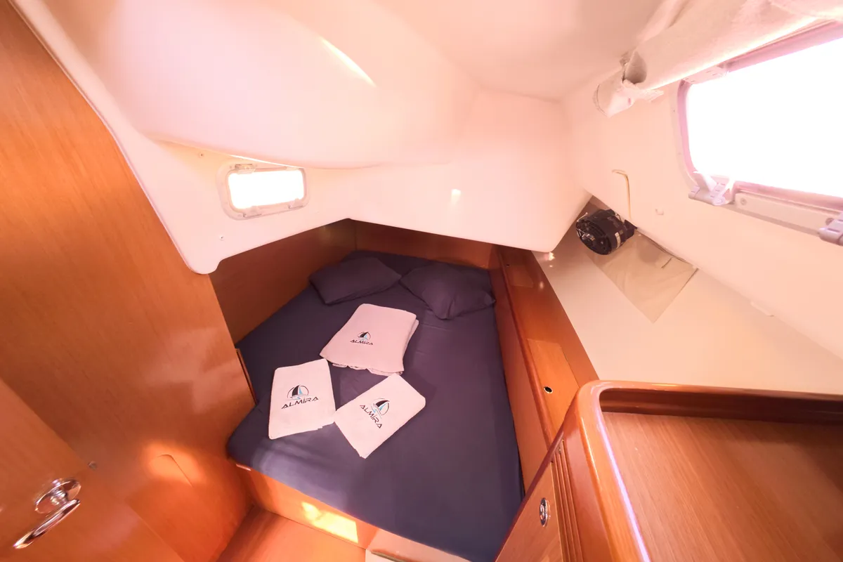 Cabin on Lilium, a Beneteau Oceanis 43 Family sailboat at Fethiye, Turkey