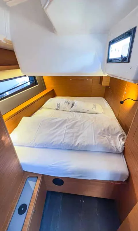 Cabin on Nine to five, a Dufour 41 Performance sailboat at Grad Pula, Croatia