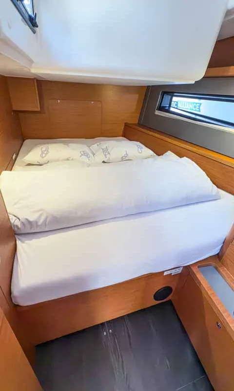 Cabin on Nine to five, a Dufour 41 Performance sailboat at Grad Pula, Croatia