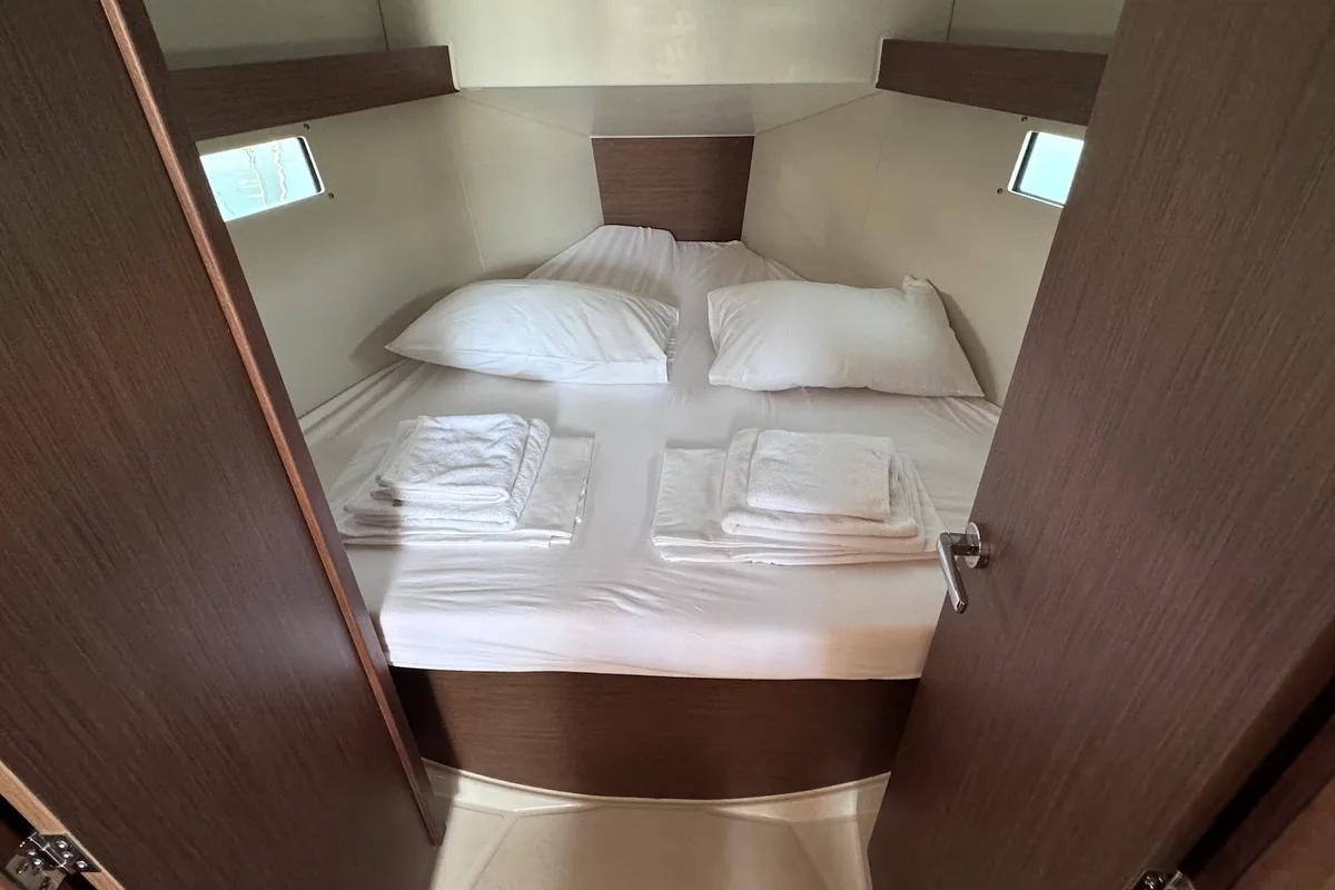 Cabin on ANOIA, a Beneteau Oceanis 34.1 sailboat at Sukošan, Croatia