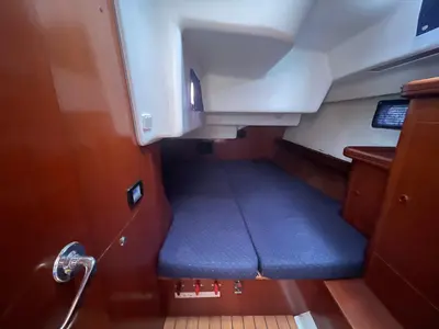 Cabin on IRIDA, a Beneteau Oceanis 473 sailboat at Athens, Marina Delta Kallithea, Greece
