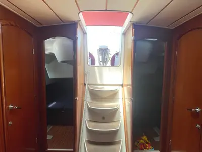 Salon of IRIDA, a Beneteau Oceanis 473 sailboat at Athens, Marina Delta Kallithea, Greece