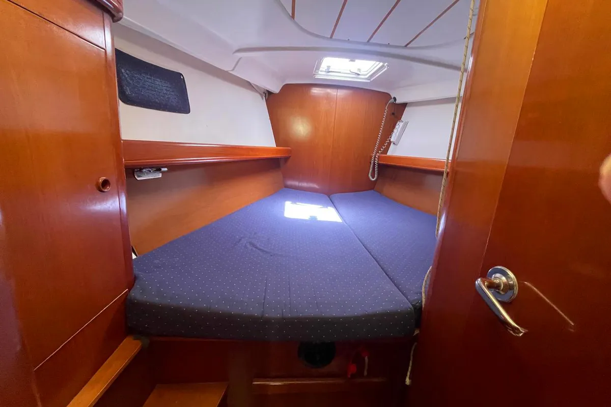 Cabin on IRIDA, a Beneteau Oceanis 473 sailboat at Athens, Marina Delta Kallithea, Greece
