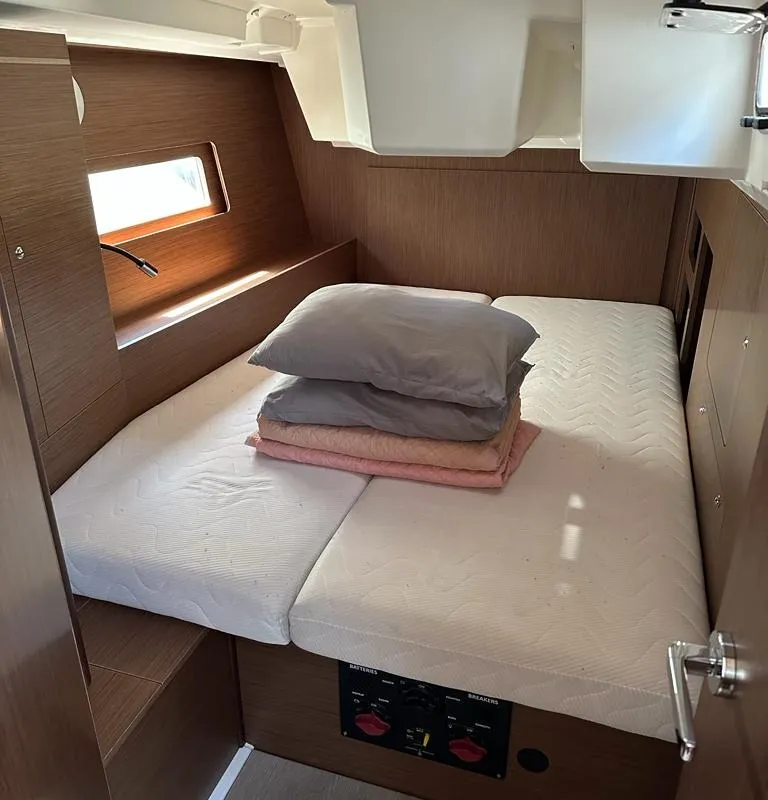 ILIA, a Beneteau Oceanis 46.1 sailboat at Athens, Greece