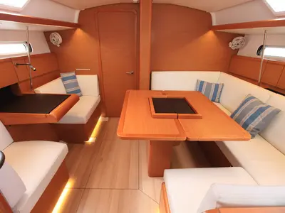Salon of Jillsee, a Jeanneau Sun Odyssey 419 sailboat at Road Town, British Virgin Islands