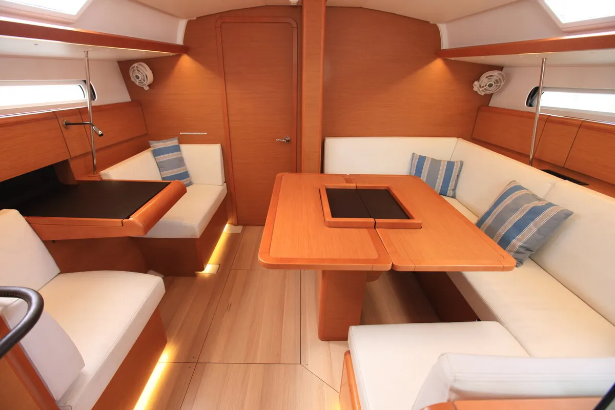 Salon of Jillsee, a Jeanneau Sun Odyssey 419 sailboat at Road Town, British Virgin Islands