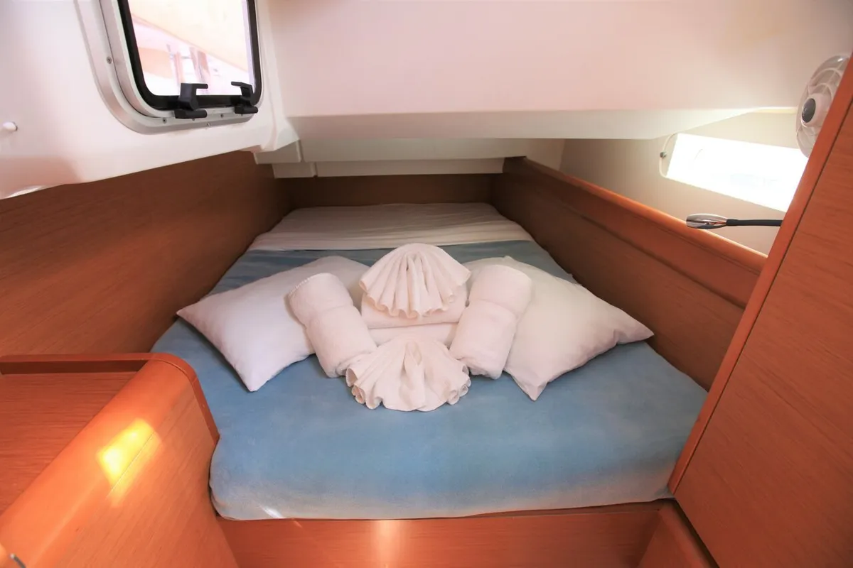 Cabin on Jillsee, a Jeanneau Sun Odyssey 419 sailboat at Road Town, British Virgin Islands