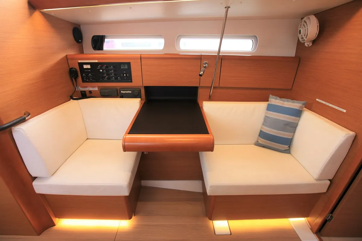 Salon of Jillsee, a Jeanneau Sun Odyssey 419 sailboat at Road Town, British Virgin Islands