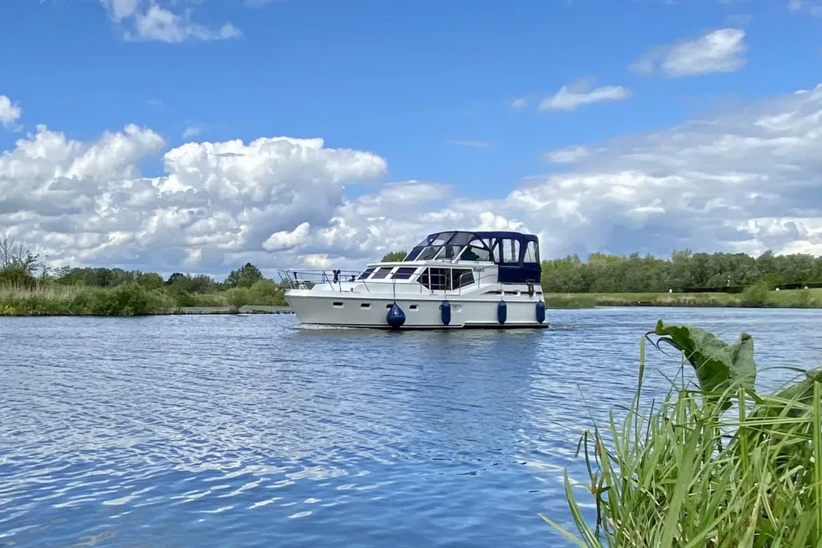 Exterior view of Majoris, a De Drait Renal 40 motorboat at Heukelum, Netherlands