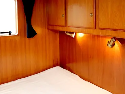 Cabin on Majoris, a De Drait Renal 40 motorboat at Heukelum, Netherlands