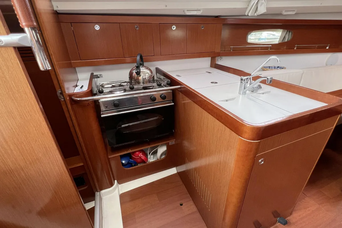 Galley of Robben, a Beneteau Oceanis 31 sailboat at Heiligenhafen, Germany