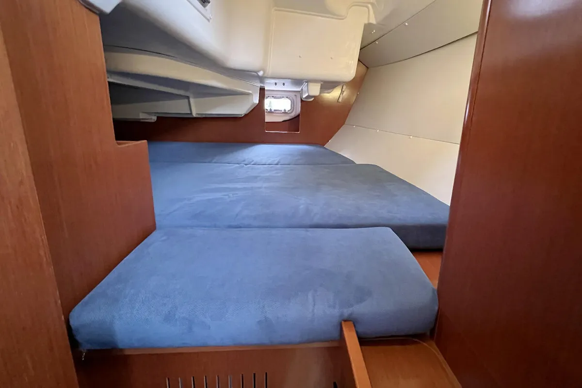 Cabin on Robben, a Beneteau Oceanis 31 sailboat at Heiligenhafen, Germany