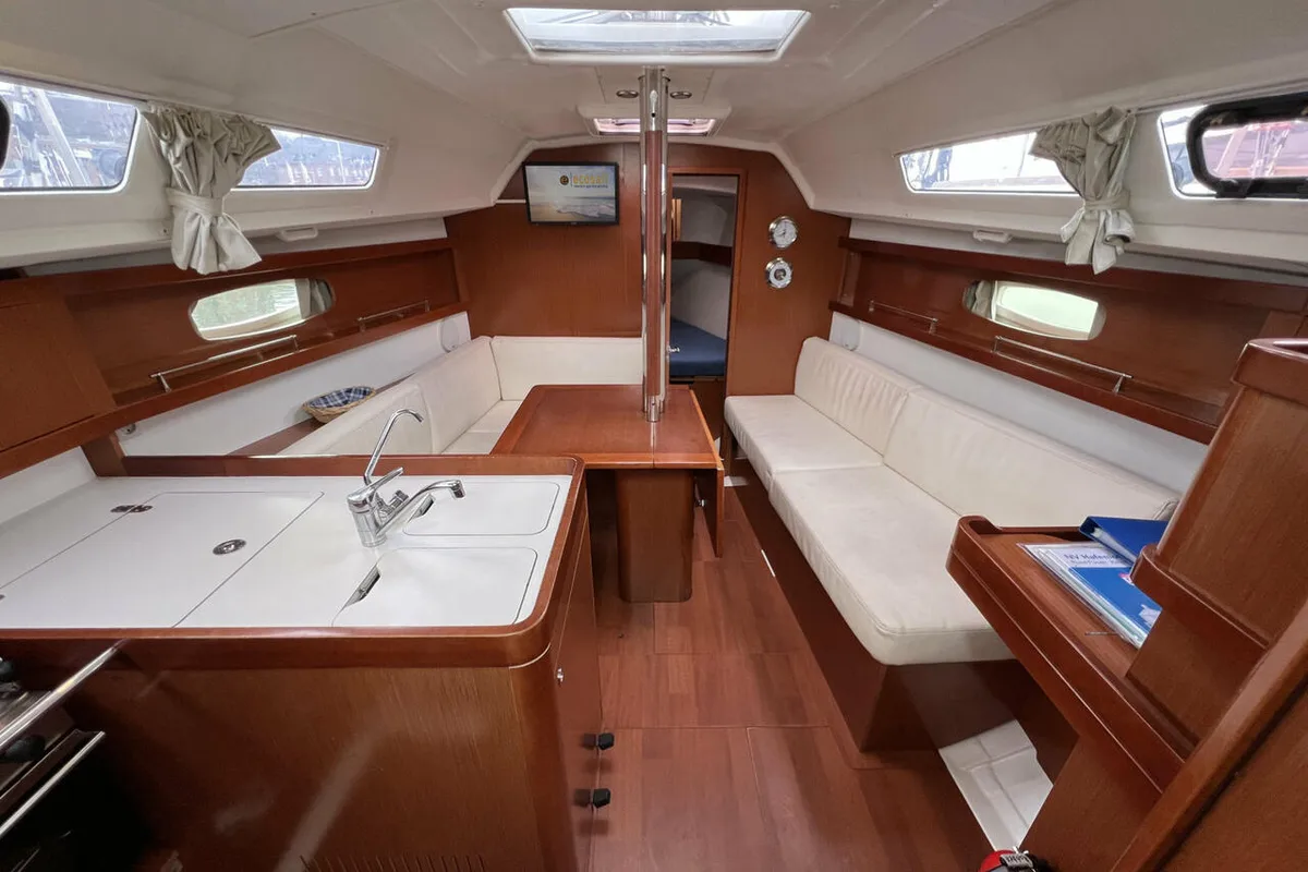Salon of Robben, a Beneteau Oceanis 31 sailboat at Heiligenhafen, Germany