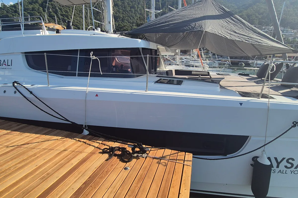 Exterior view of Solo Star, a Bali 4.6 catamaran at Fethiye, Turkey