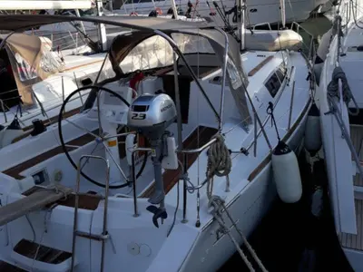 Deck of Arosa, a Jeanneau Sun Odyssey 33i sailboat at Kontokali, Greece