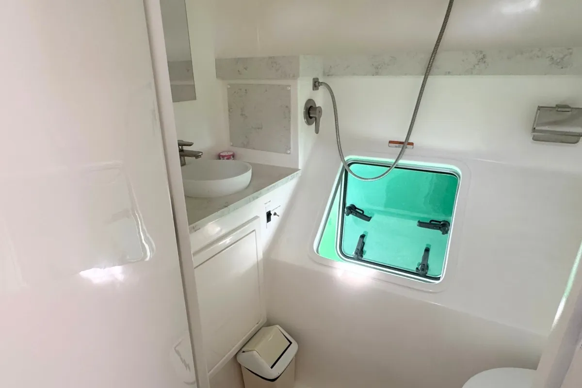 Head on Isle Phantom, a Island Spirit 410 catamaran at Baan Salak Phet, Thailand