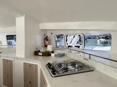 Galley of Isle Phantom, a Island Spirit 410 catamaran at Baan Salak Phet, Thailand