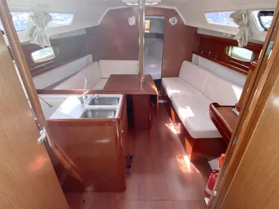 Salon of Little Jo, a Beneteau Oceanis 31 sailboat at Flensburg, Germany