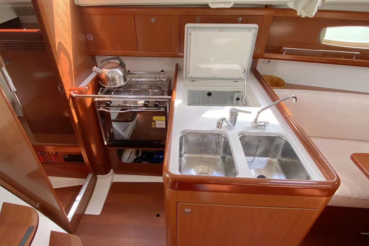 Galley of Little Jo, a Beneteau Oceanis 31 sailboat at Flensburg, Germany