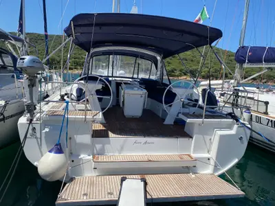 Cockpit of Ferro Azzurro, a Beneteau Oceanis 46.1 sailboat at Olbia, Italy