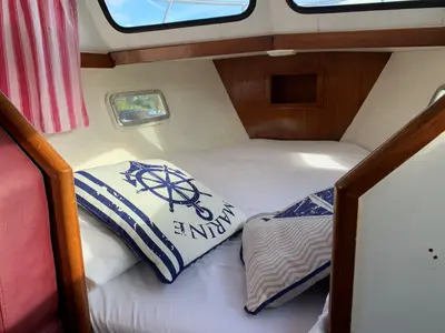 Cabin on Myrthe, a Gulet Boarnkruiser 920 motorboat at Heukelum, Netherlands