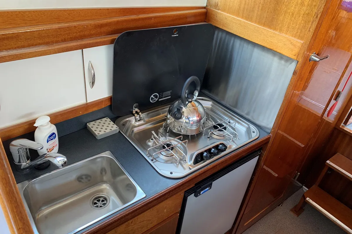 Galley of Myrthe, a Gulet Boarnkruiser 920 motorboat at Heukelum, Netherlands