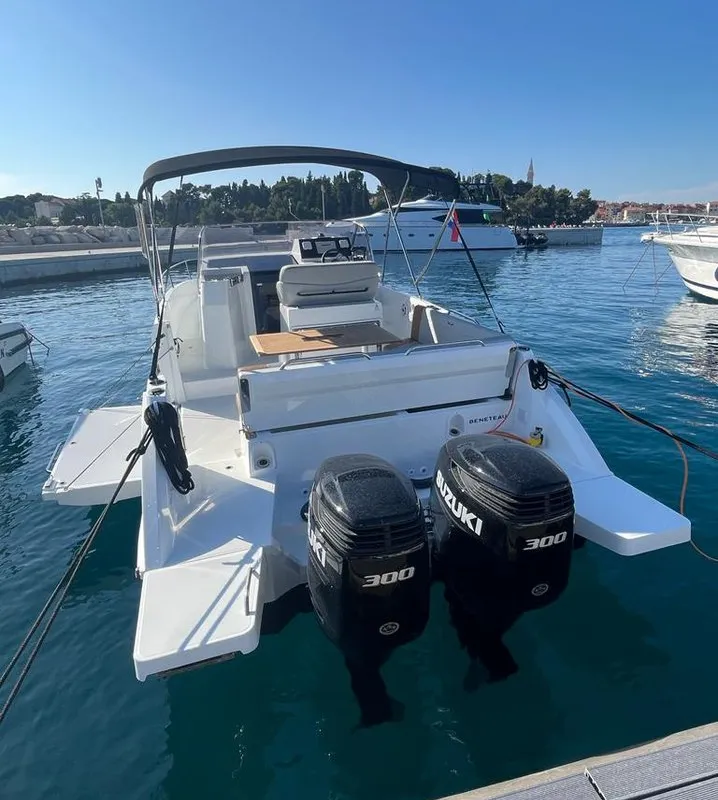 Exterior view of Flyer 9, a Beneteau Flyer 9 SUNdeck motorboat at Grad Pula, Croatia