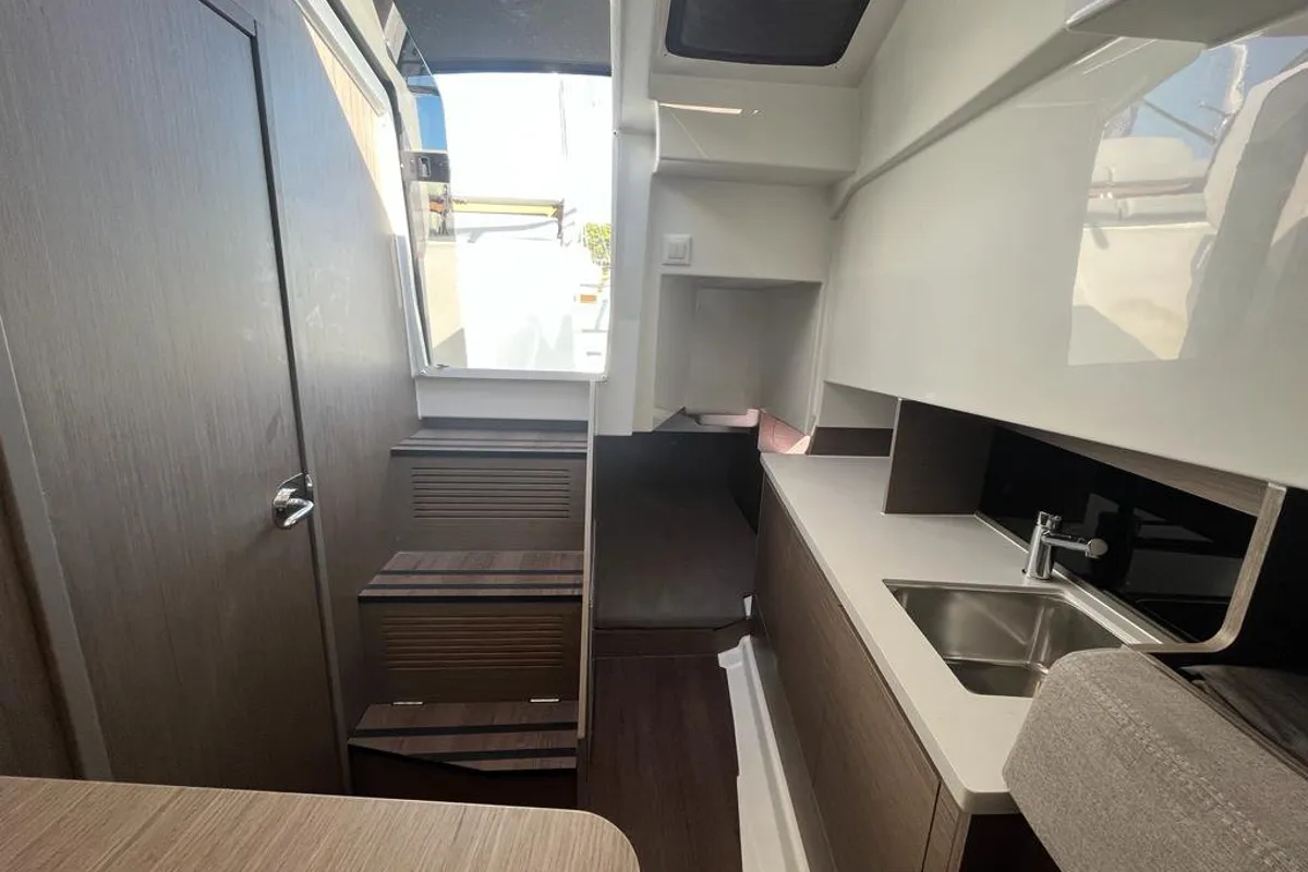 Galley of Flyer 9, a Beneteau Flyer 9 SUNdeck motorboat at Grad Pula, Croatia