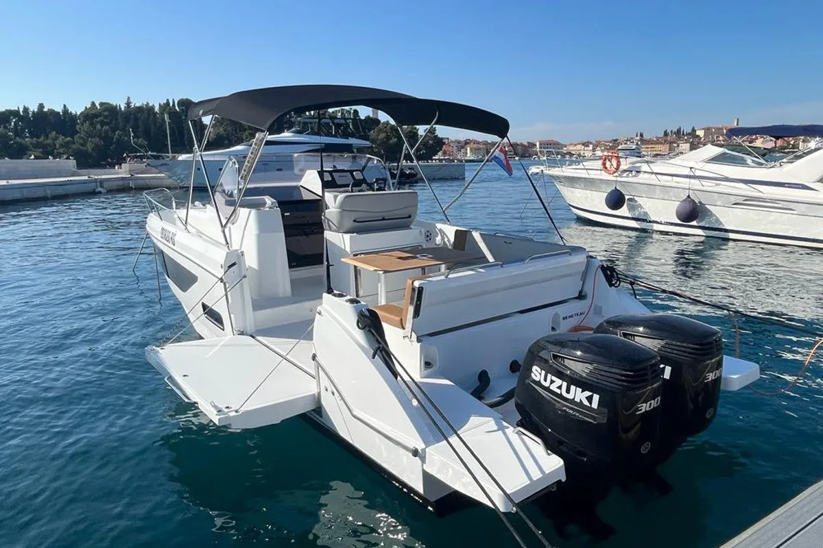 Exterior view of Flyer 9, a Beneteau Flyer 9 SUNdeck motorboat at Grad Pula, Croatia