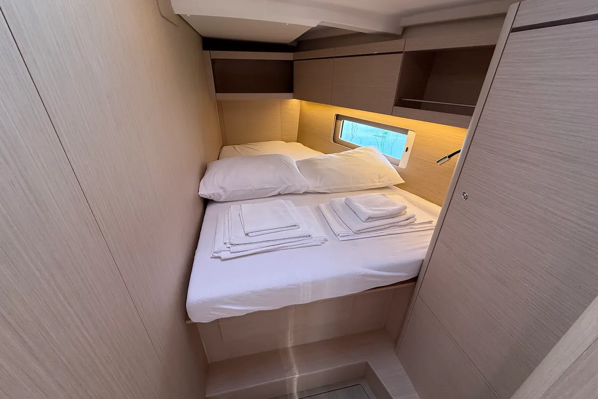 Cabin on Inmeda, a Beneteau Oceanis 46.1 sailboat at Općina Sukošan, Croatia