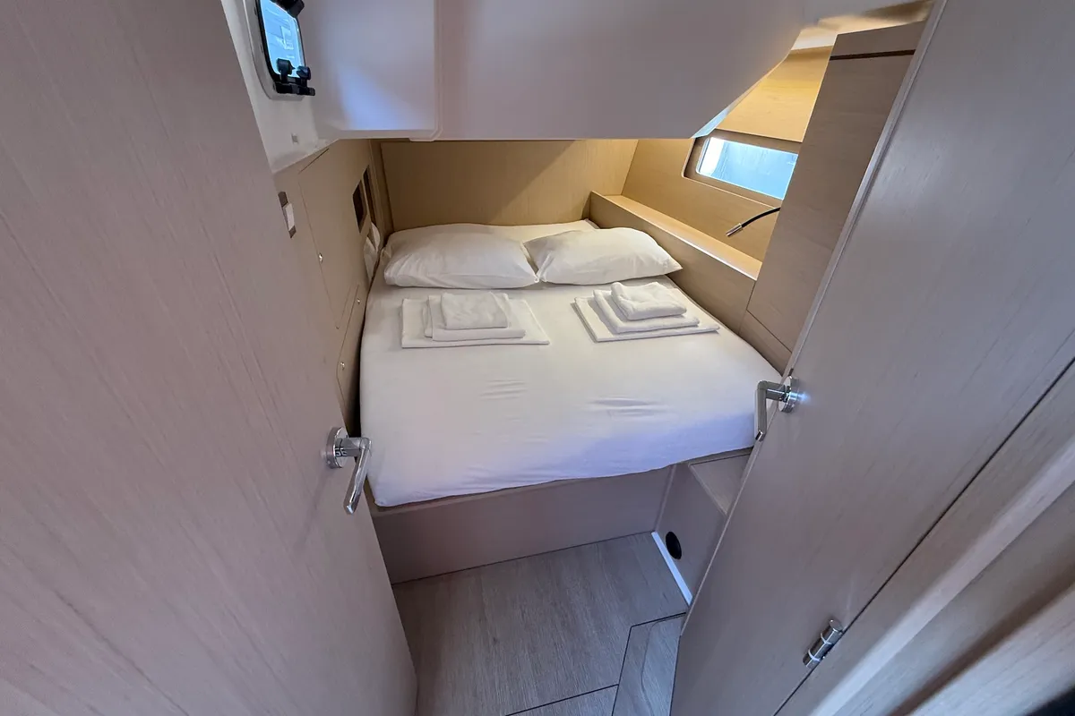 Cabin on Inmeda, a Beneteau Oceanis 46.1 sailboat at Općina Sukošan, Croatia
