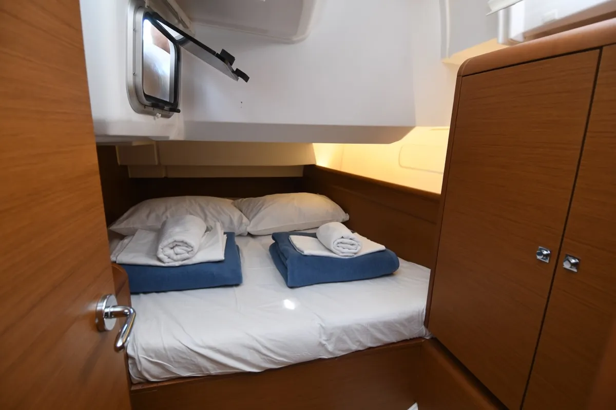 Cabin on Euros, a Jeanneau Sun Odyssey 419 sailboat at Dubrovnik, Croatia
