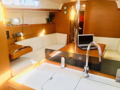 Salon of ARGO, a Jeanneau Sun Odyssey 379 sailboat at Athens, Greece