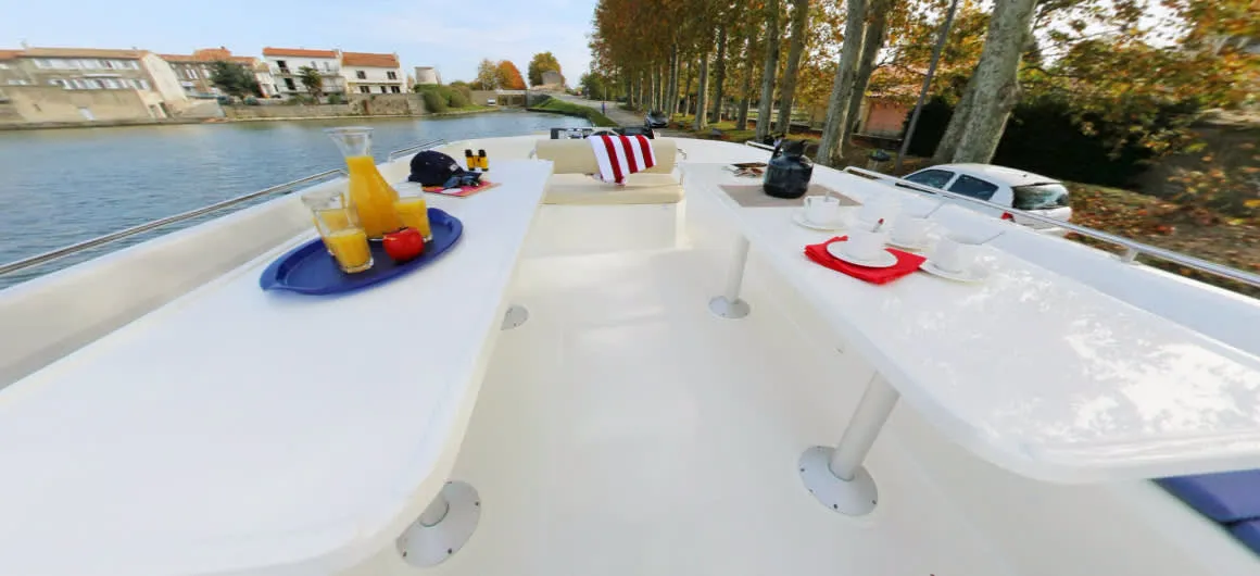 Deck of Vision 3, a Cygnet Vision 3 motorboat at Rheinsberg, Germany