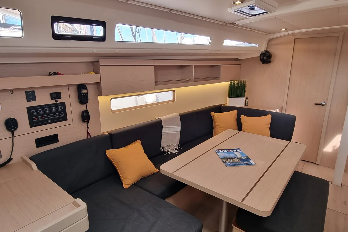 Salon of Kapakap, a Beneteau Oceanis 40.1 sailboat at Vallauris, France