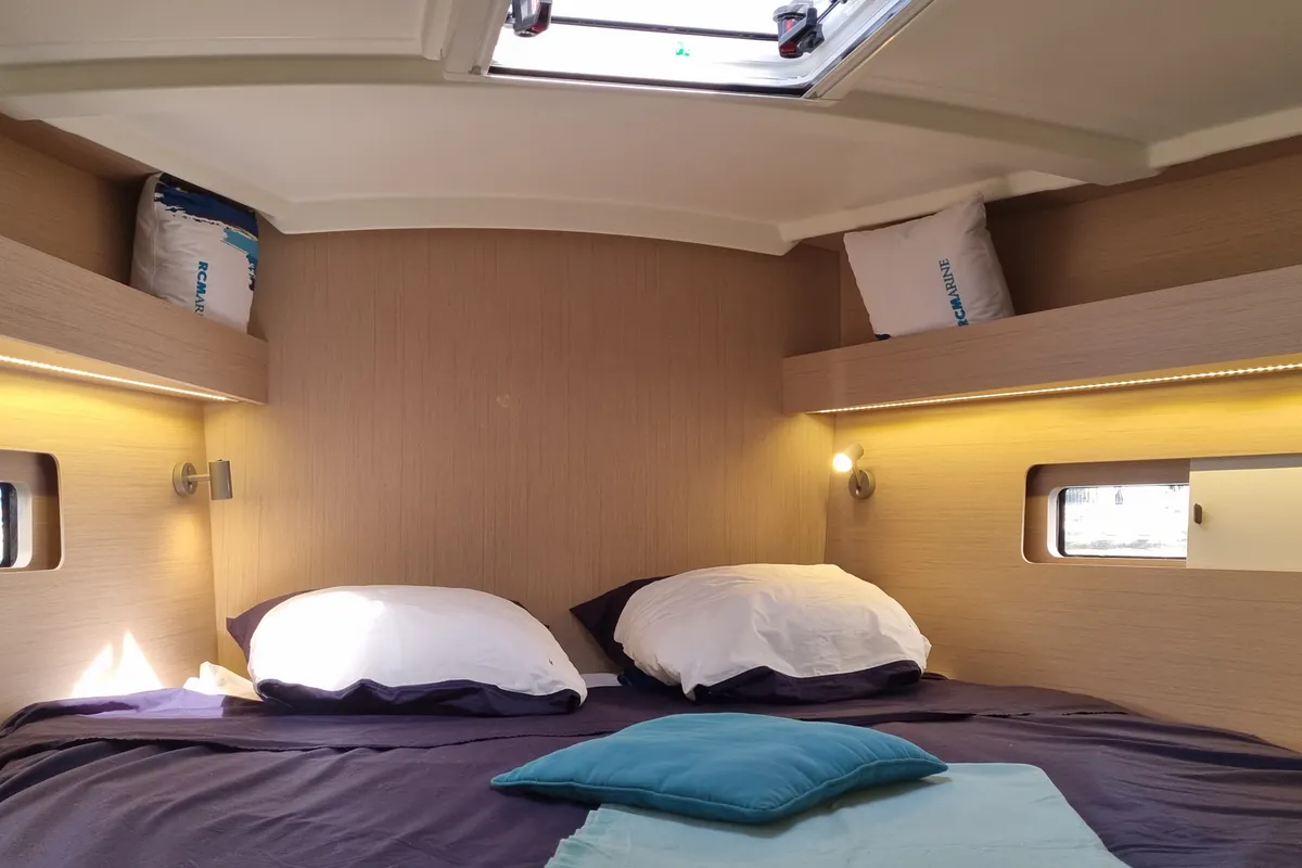 Cabin on Kapakap, a Beneteau Oceanis 40.1 sailboat at Vallauris, France