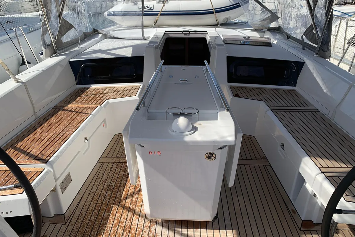 Deck of LEVITAN, a Beneteau Oceanis 46.1 sailboat at Općina Sukošan, Croatia