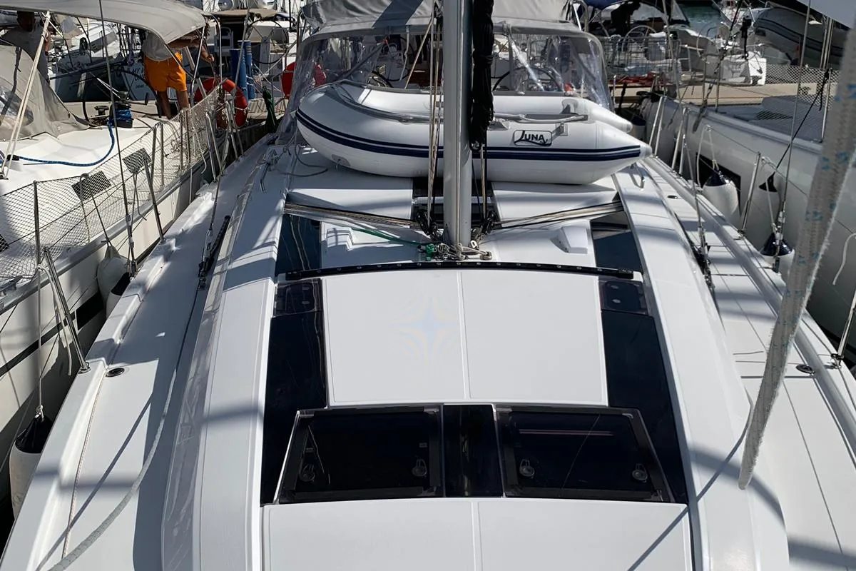 Deck of LEVITAN, a Beneteau Oceanis 46.1 sailboat at Općina Sukošan, Croatia