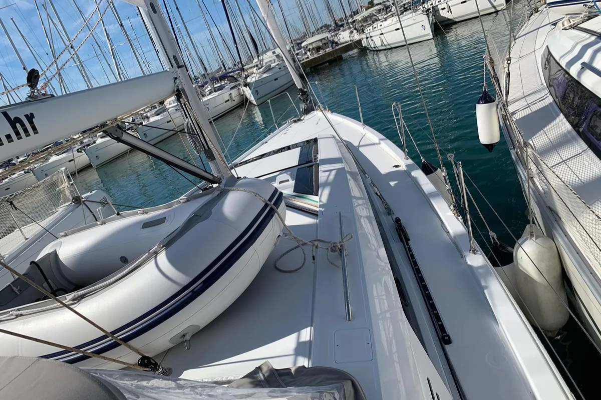 Deck of LEVITAN, a Beneteau Oceanis 46.1 sailboat at Općina Sukošan, Croatia