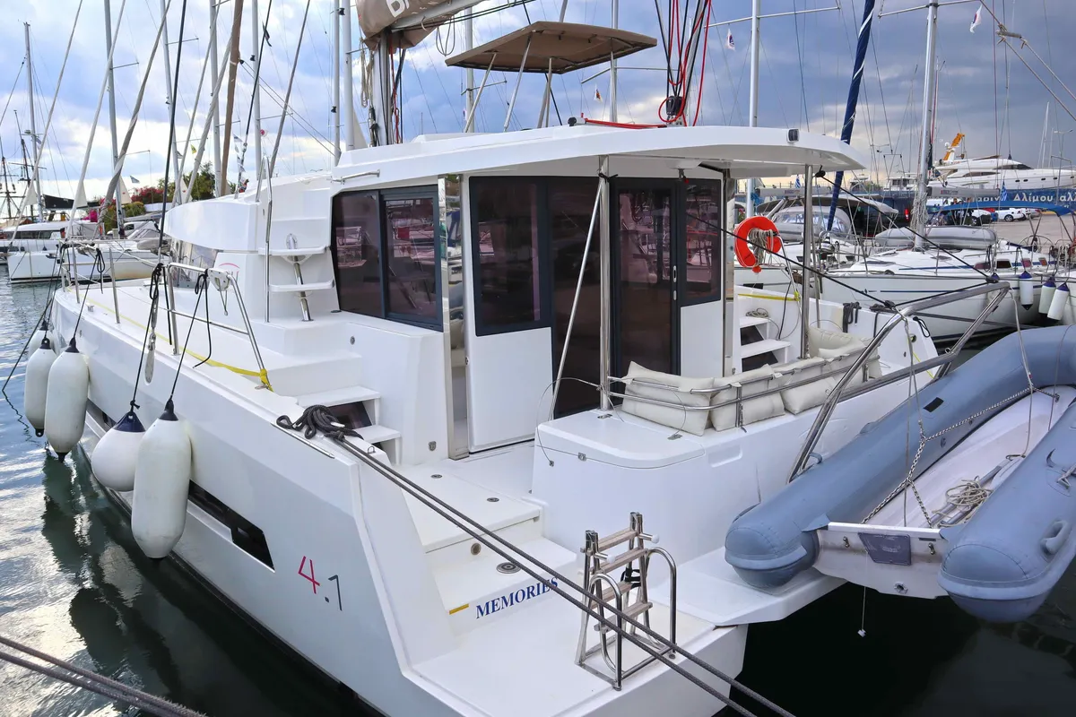 MEMORIES, a Bali 4.1 catamaran at Parikia, Greece