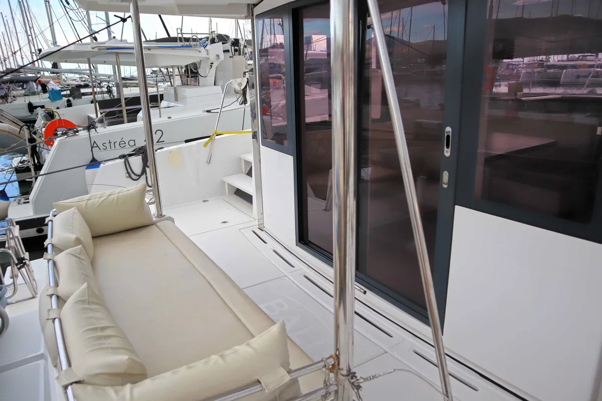 MEMORIES, a Bali 4.1 catamaran at Parikia, Greece
