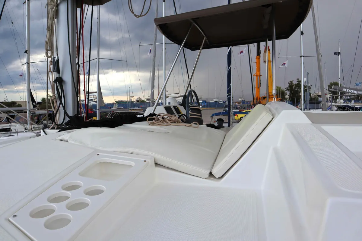 MEMORIES, a Bali 4.1 catamaran at Parikia, Greece